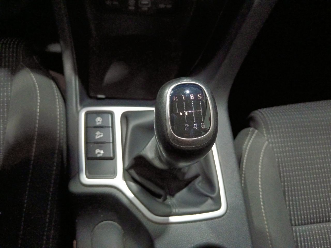 Kia Sportage 1.7 CRDi VGT Drive 4x2 - foto 13