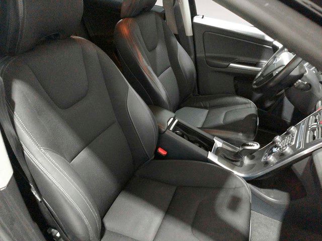 Volvo XC60 D3 Kinetic - foto 9