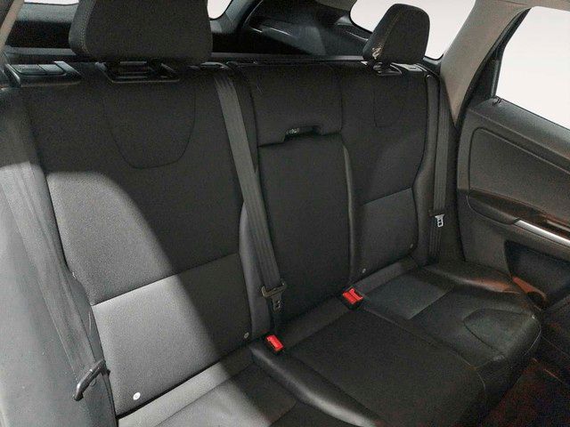 Volvo XC60 D3 Kinetic - foto 11