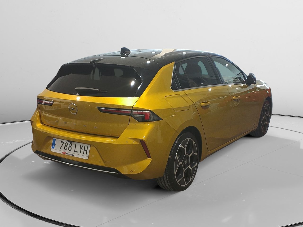 Opel Astra 1.2T XHT Ultimate - foto 2