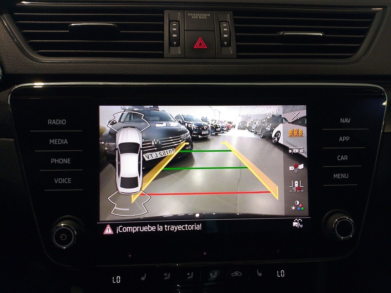 Škoda Superb 1.5 TSI Sportline DSG - foto 17