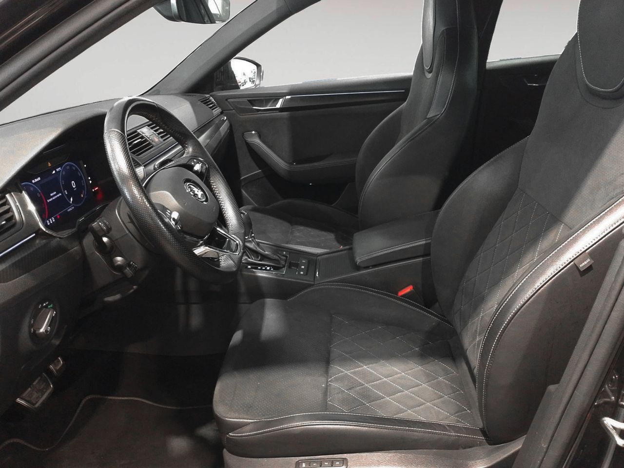 Škoda Superb 1.5 TSI Sportline DSG - foto 10