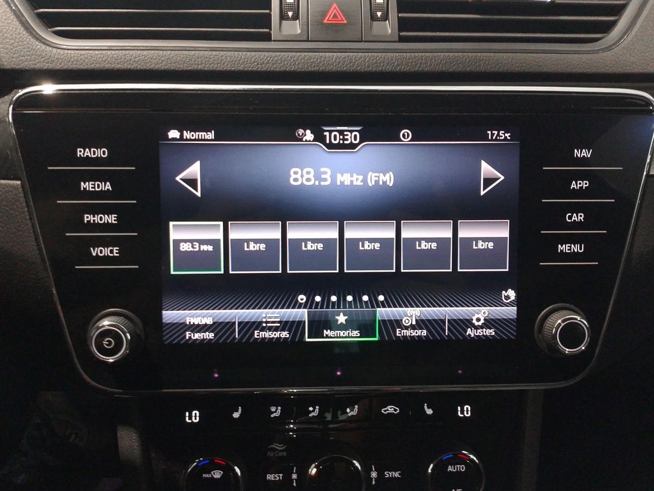 Škoda Superb 1.5 TSI Sportline DSG - foto 16