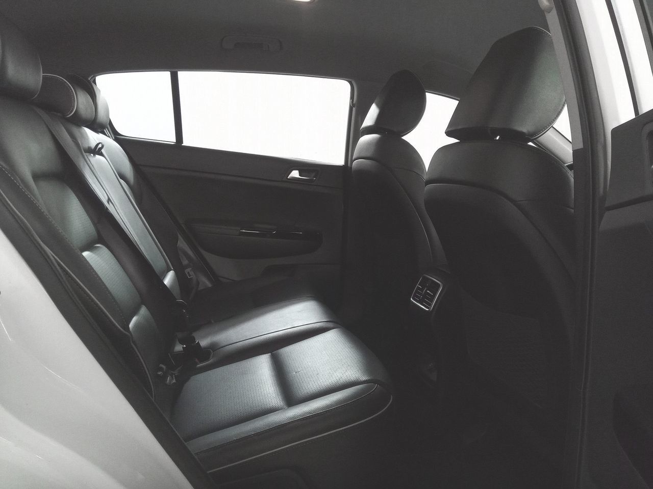 Kia Sportage 1.6 MHEV Business 4x2 - foto 9