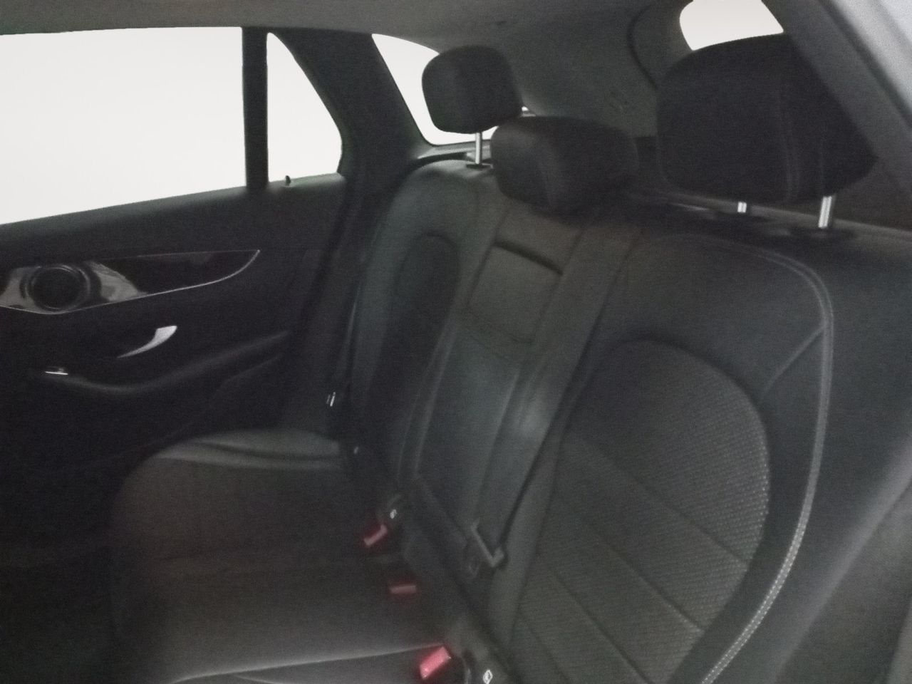 Mercedes-Benz GLC 300 e 4Matic - foto 11