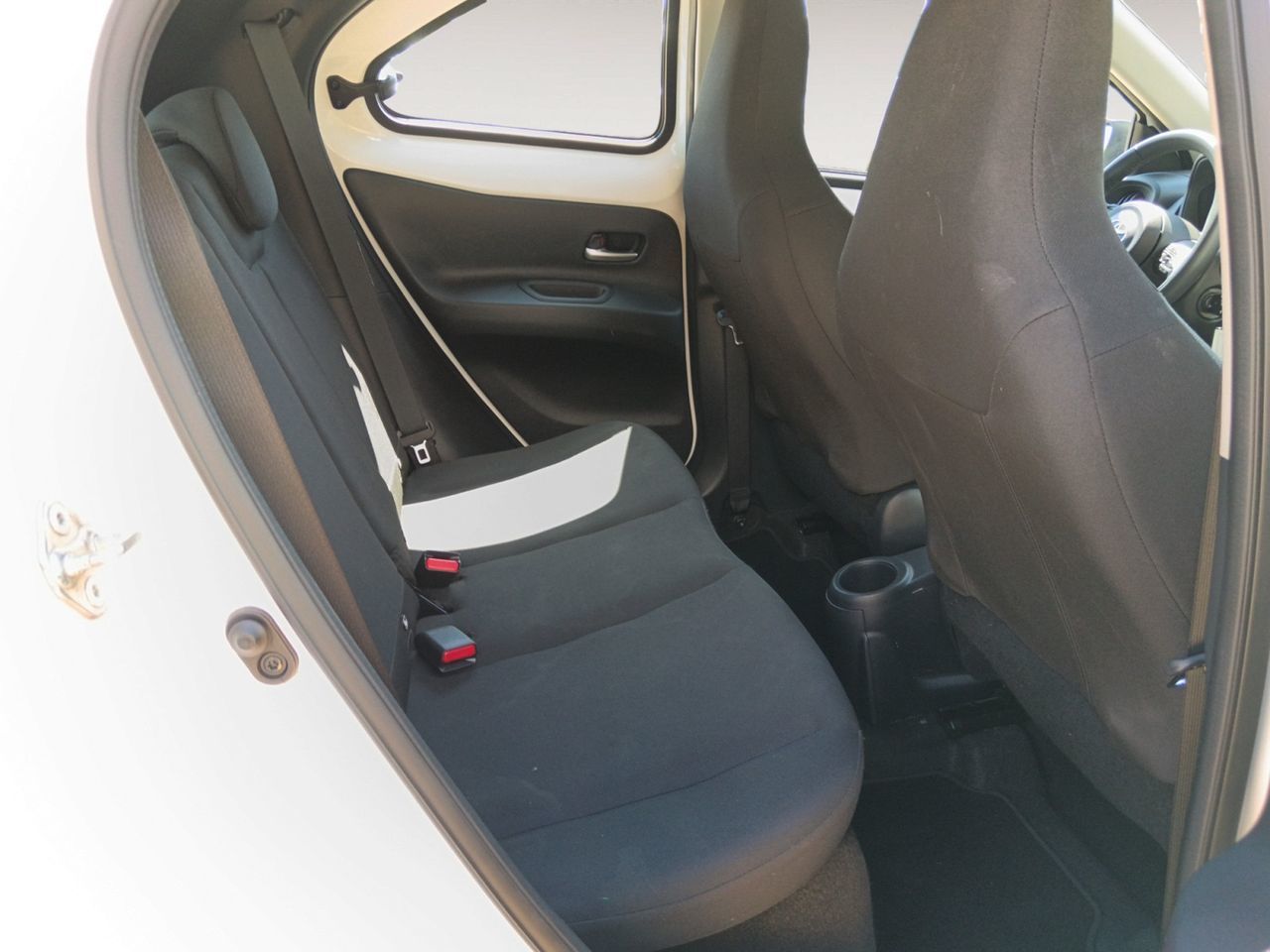 Toyota Aygo X 1.0 VVT-I Play - foto 9
