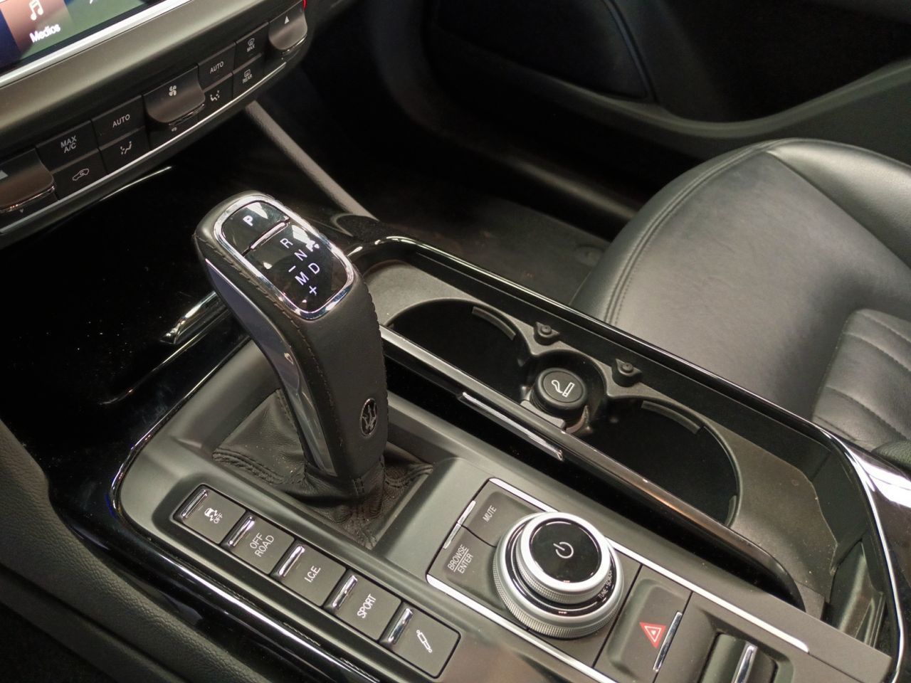 Maserati Levante GT L4 Hybrid-Gasolina AWD - foto 13