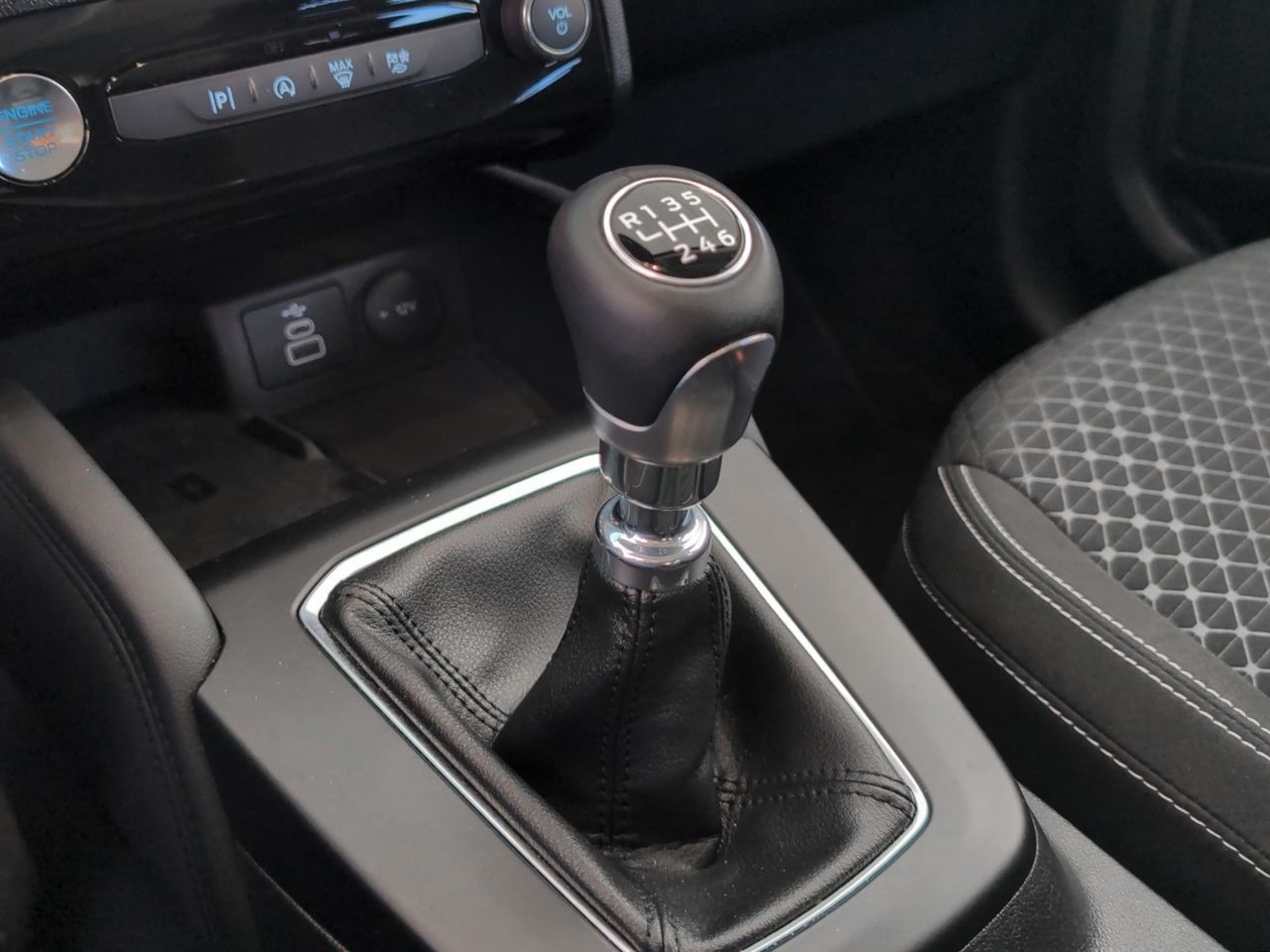 Ford Kuga 1.5 EcoBoost Titanium 4x2 - foto 14