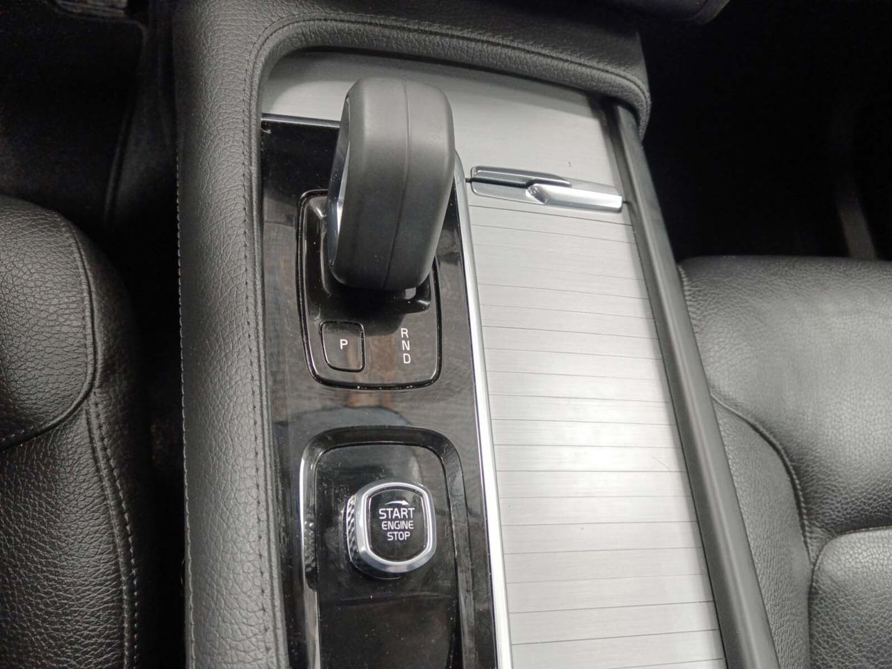 Volvo XC90 T8 Core Recharge AWD - foto 16
