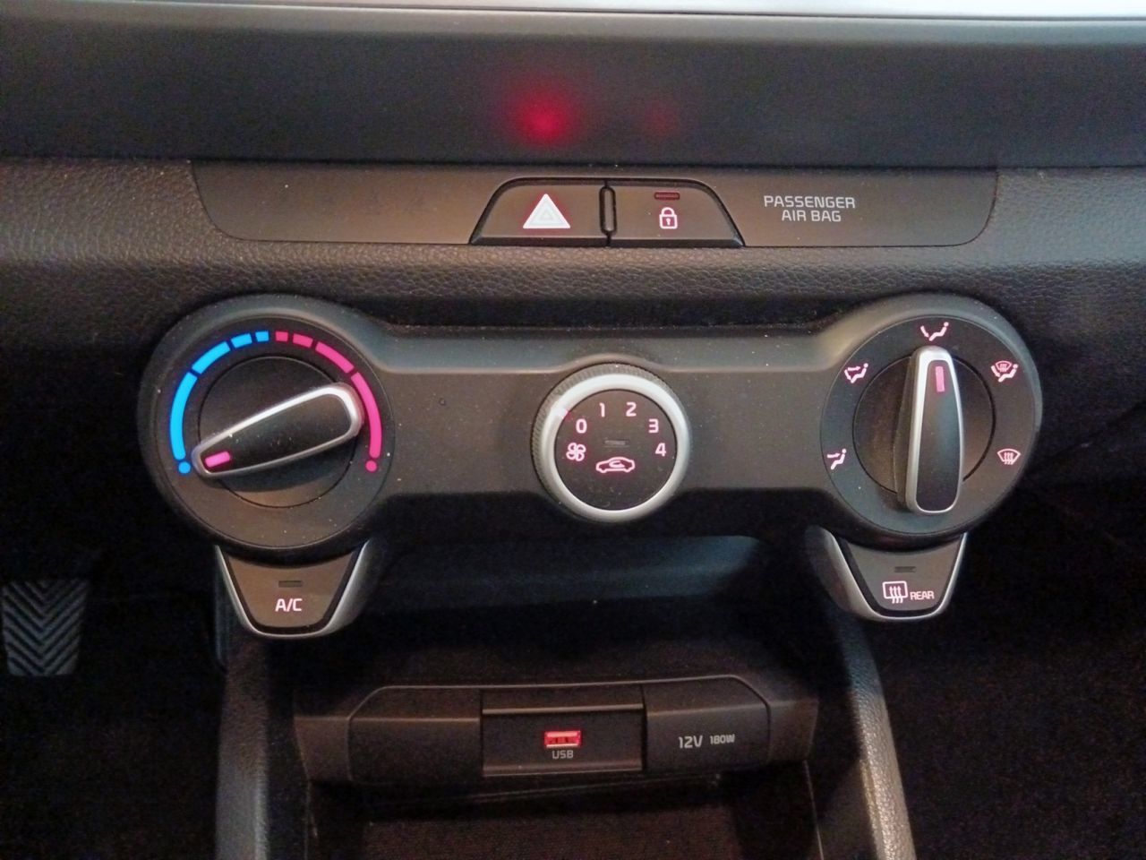 Kia Stonic 1.2 DPi Concept - foto 18