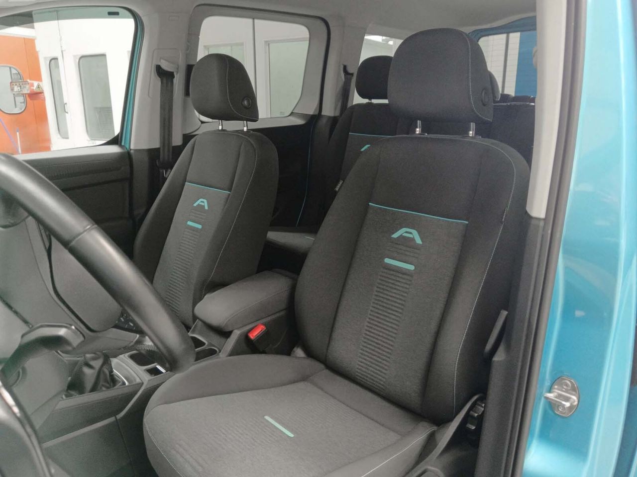 Ford Tourneo Connect 2.0 EcoBlue Active - foto 20