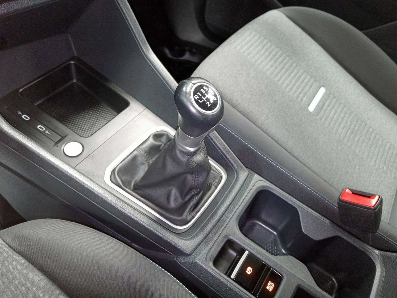 Ford Tourneo Connect 2.0 EcoBlue Active - foto 12