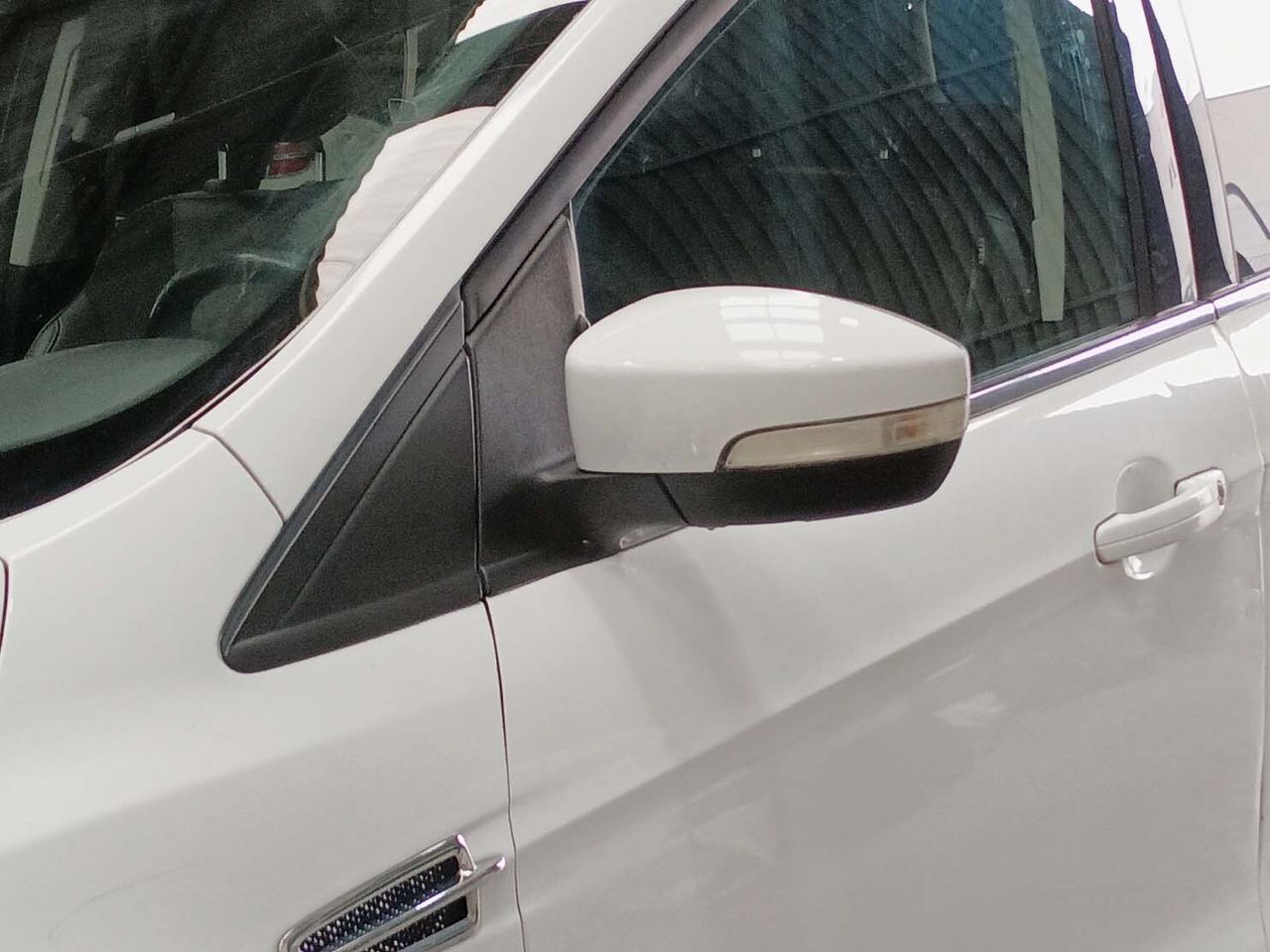 Ford Kuga 2.0 TDCi Titanium 4x2 - foto 23