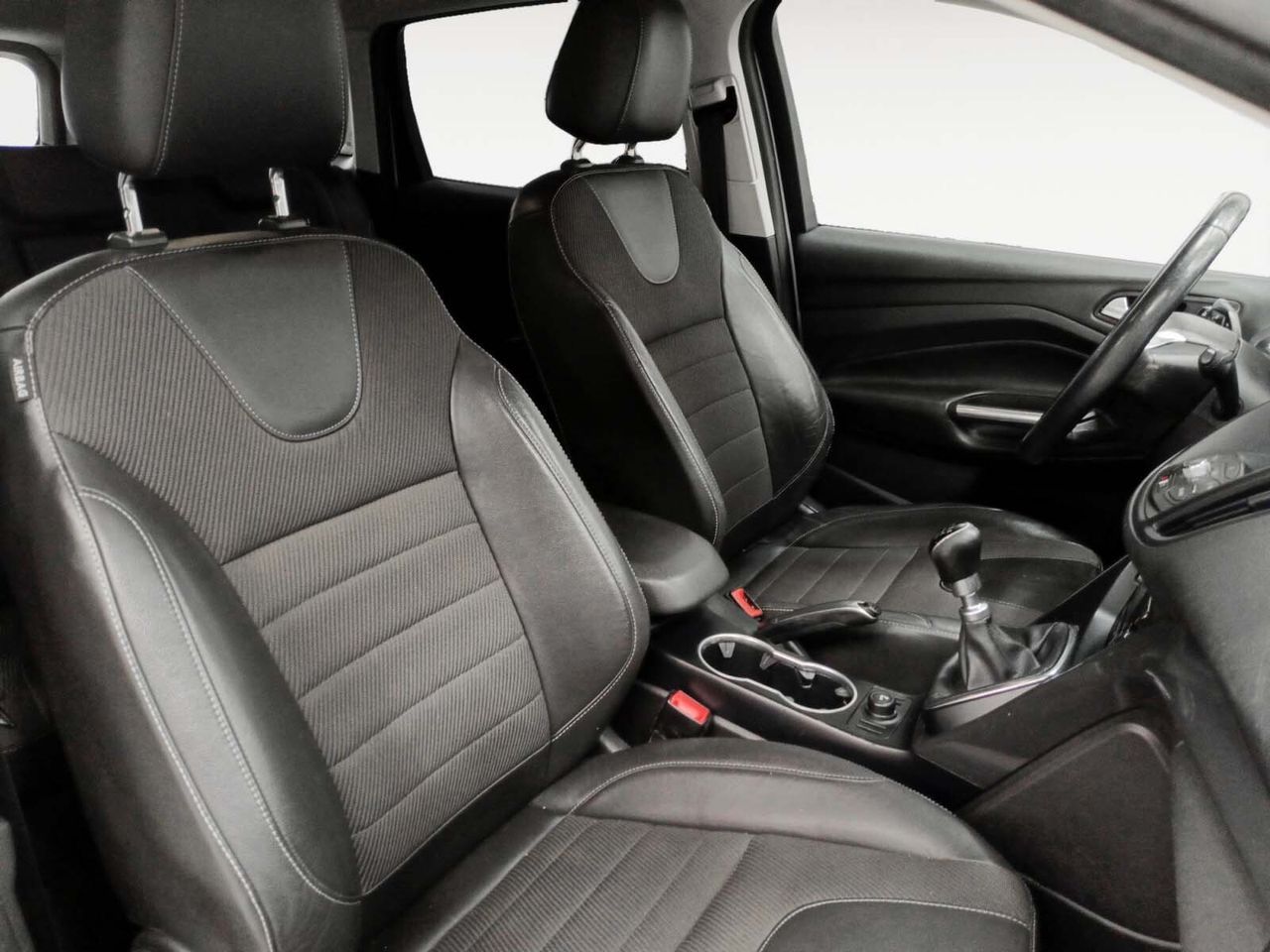 Ford Kuga 2.0 TDCi Titanium 4x2 - foto 11