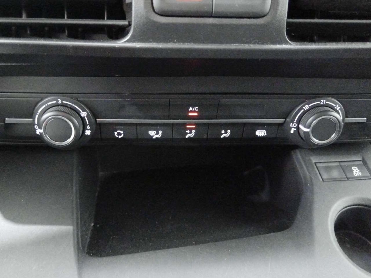 Peugeot Partner Furgon BlueHDi 100 Pro Standard 600kg - foto 18