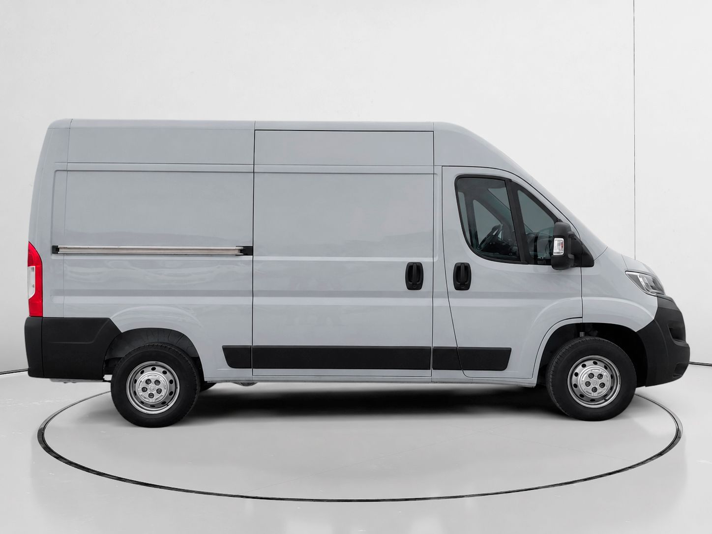 Opel Movano Furgón BlueHDi 140 Edition L2H2 3.500 - foto 2