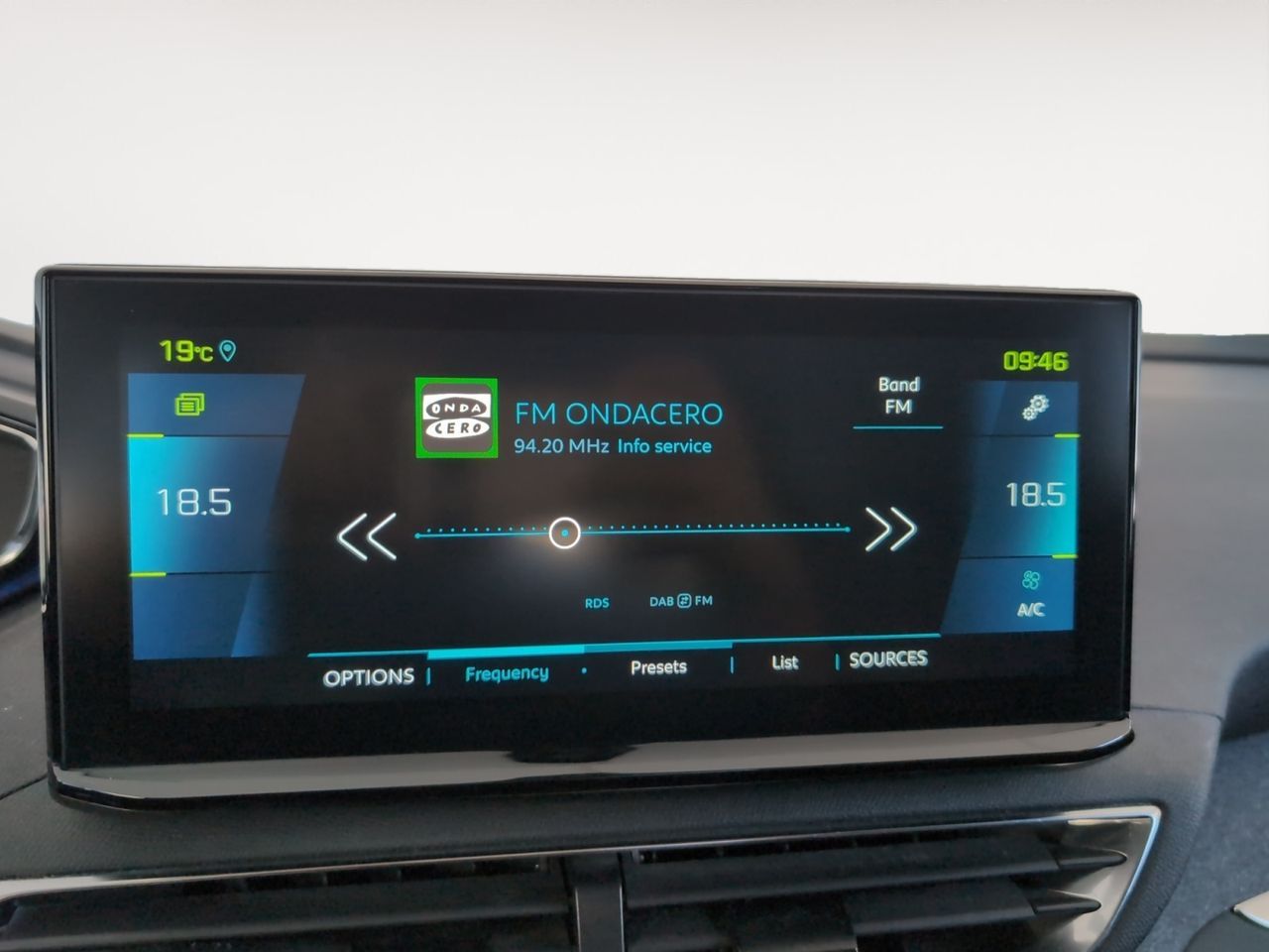 Peugeot 3008 Hybrid 300 Allure Pack e-EAT8 - foto 18