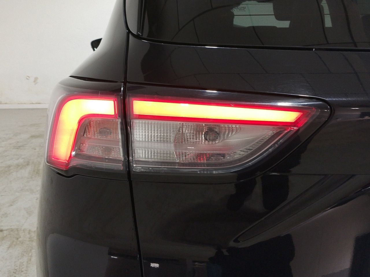 Ford Kuga 2.5 Duratec PHEV ST-Line - foto 21