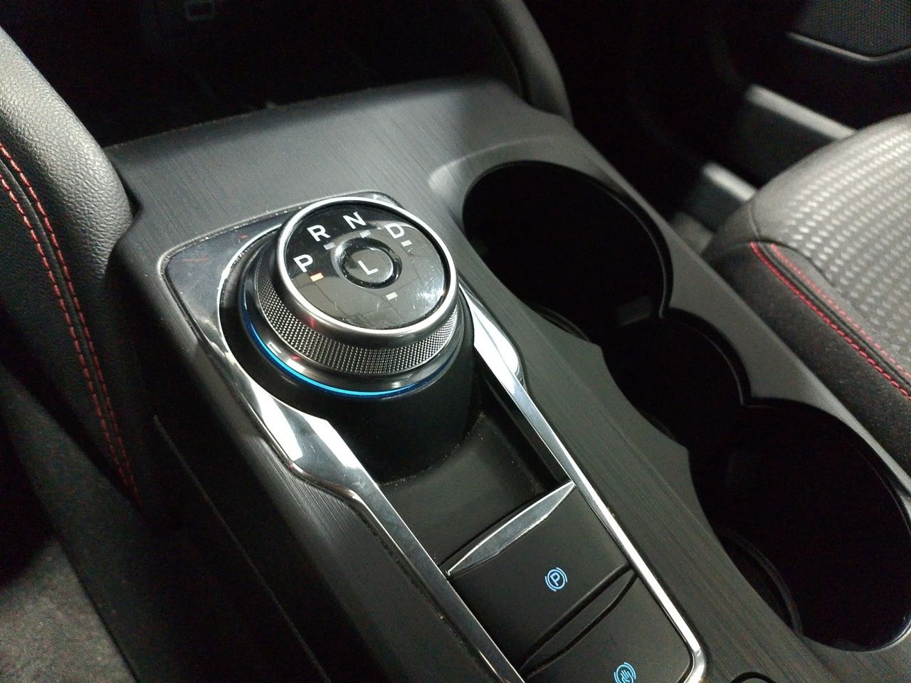 Ford Kuga 2.5 Duratec PHEV ST-Line - foto 12
