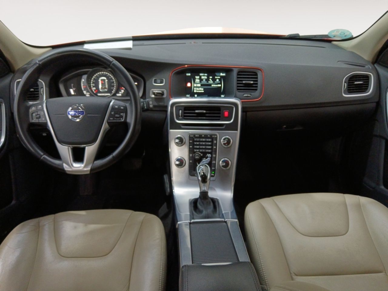 Volvo V60 D4 Momentum - foto 7