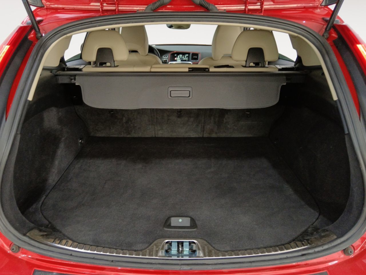 Volvo V60 D4 Momentum - foto 12