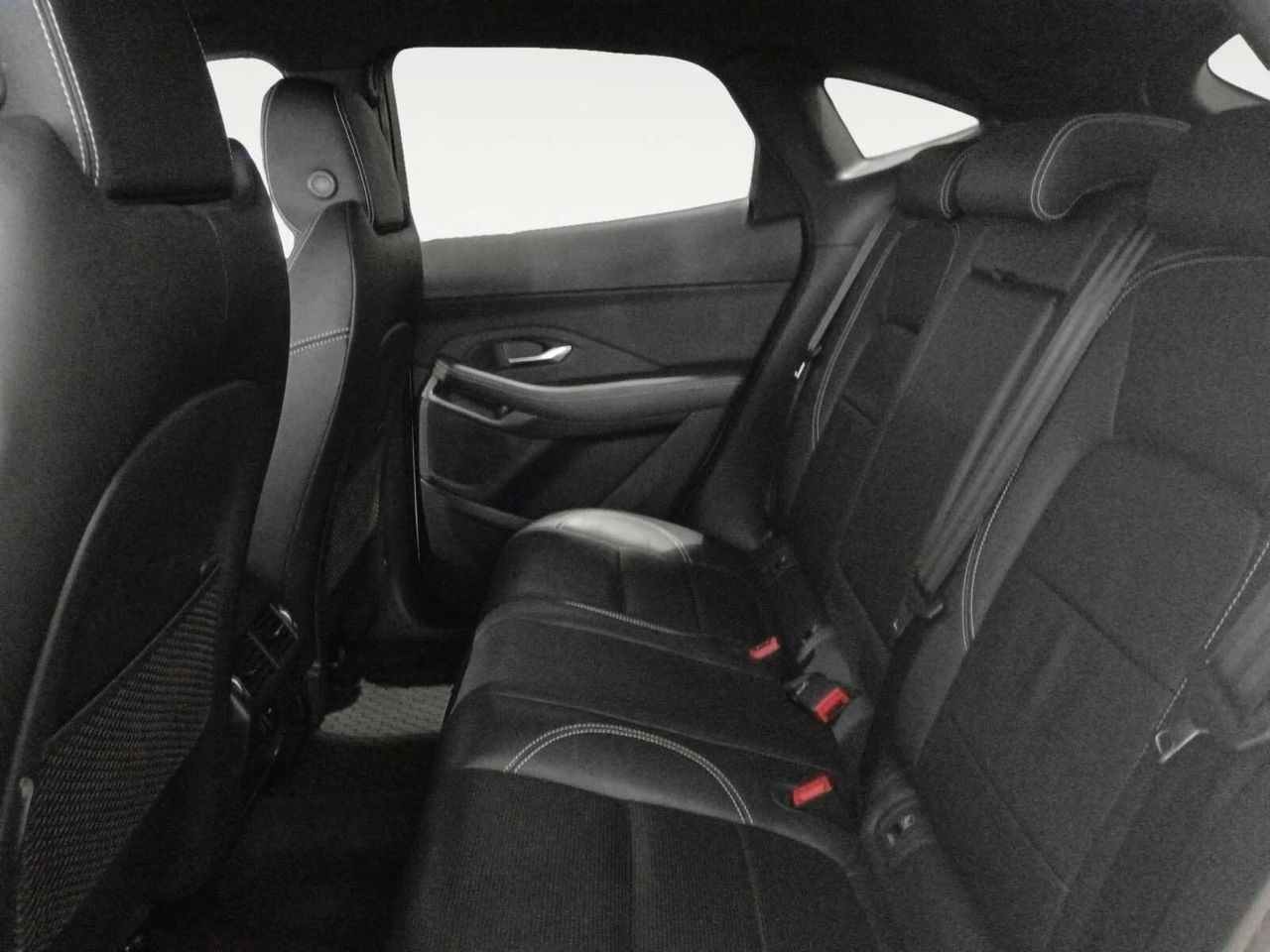 Jaguar E-Pace 2. MHEV R-Dynamic S 4WD - foto 10