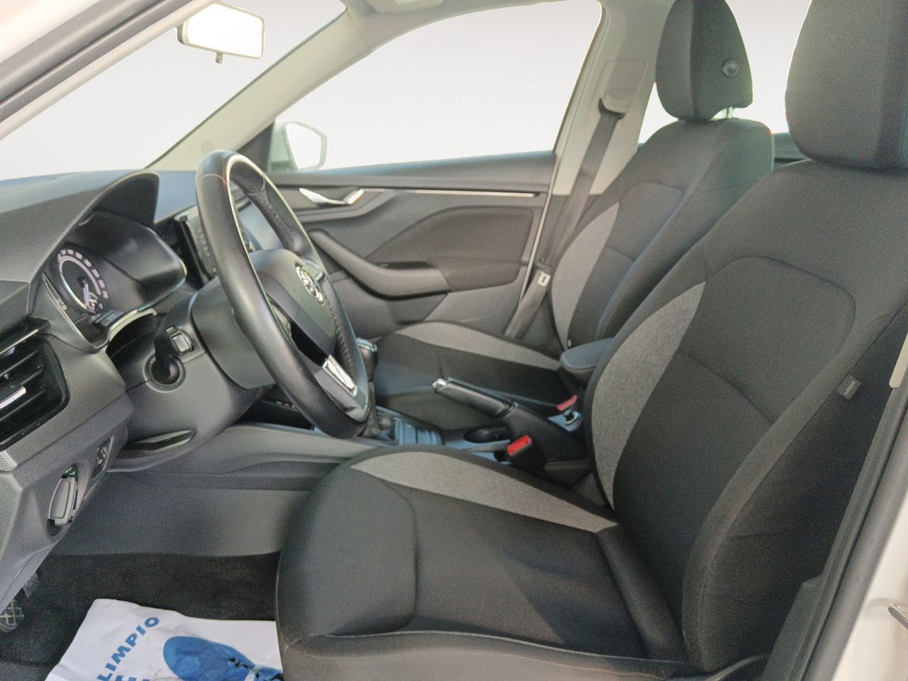 Škoda Kamiq 1.0 TSI Active - foto 9