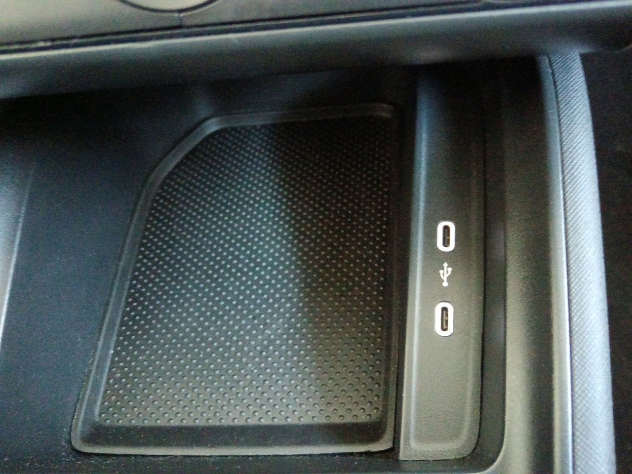Škoda Kamiq 1.0 TSI Active - foto 17