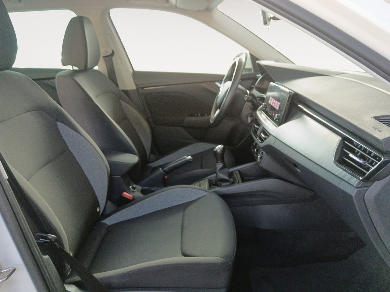 Škoda Kamiq 1.0 TSI Active - foto 11