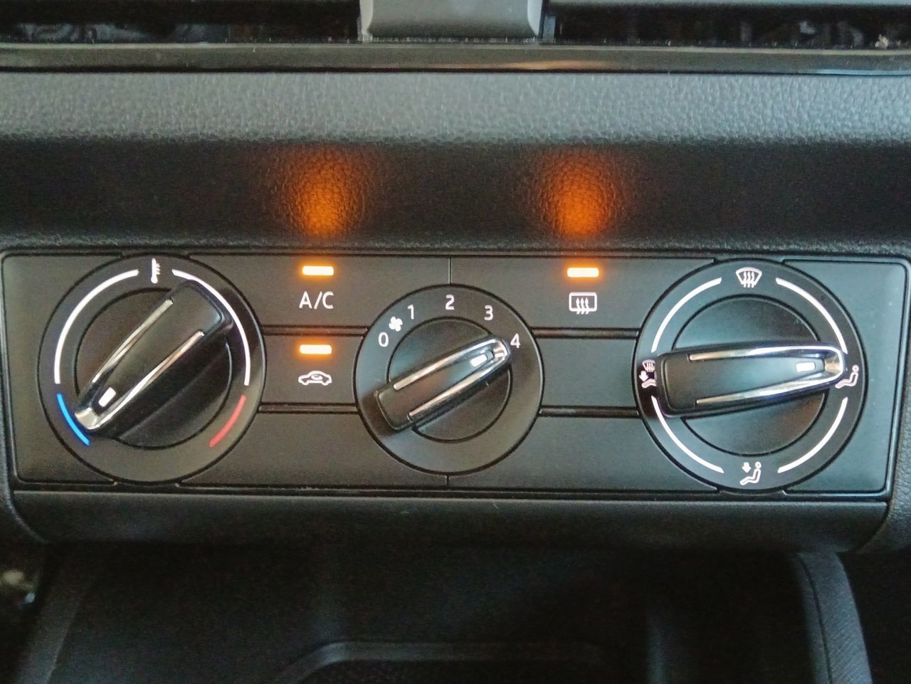 Škoda Kamiq 1.0 TSI Active - foto 19