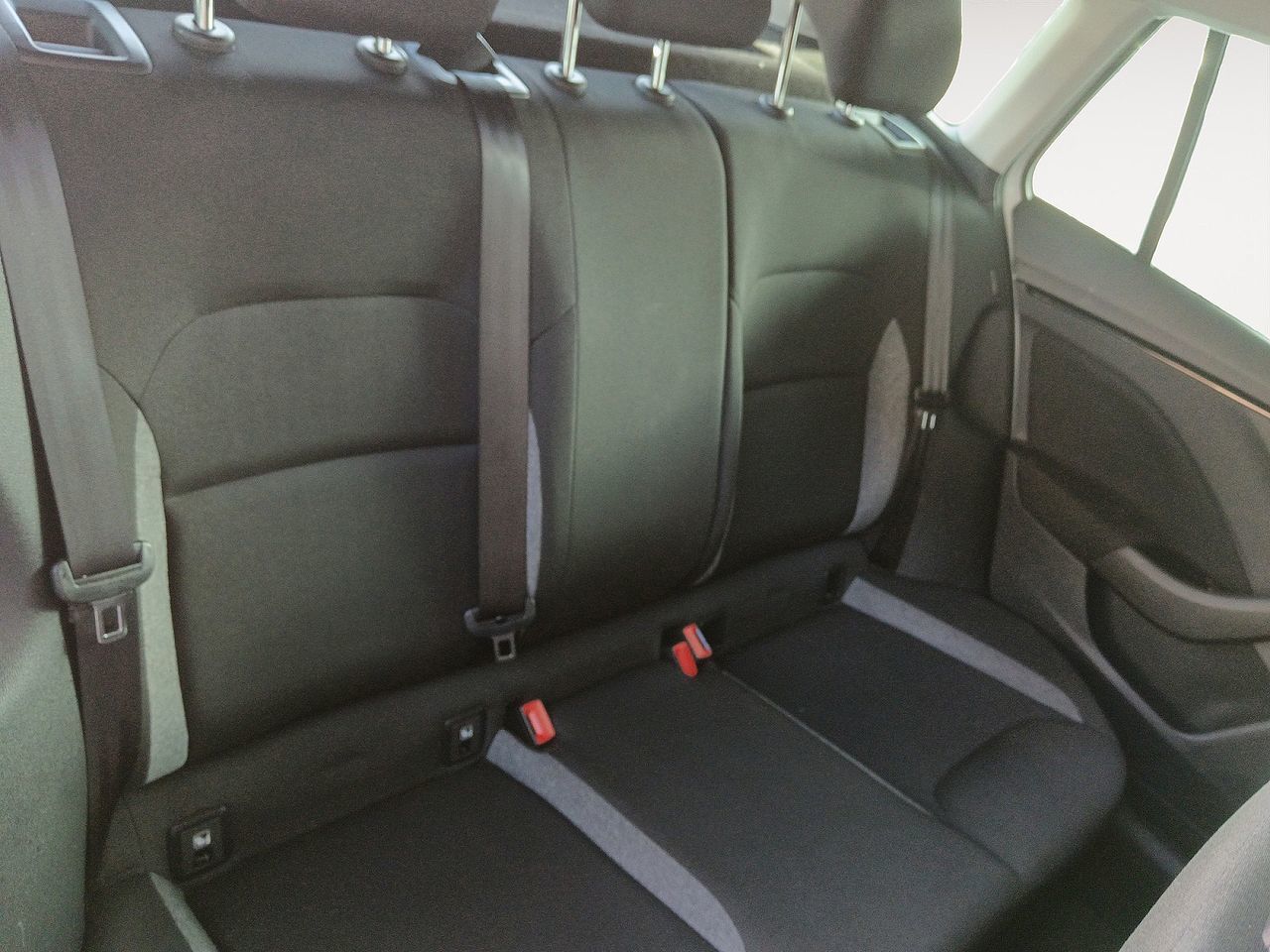 Škoda Kamiq 1.0 TSI Active - foto 10
