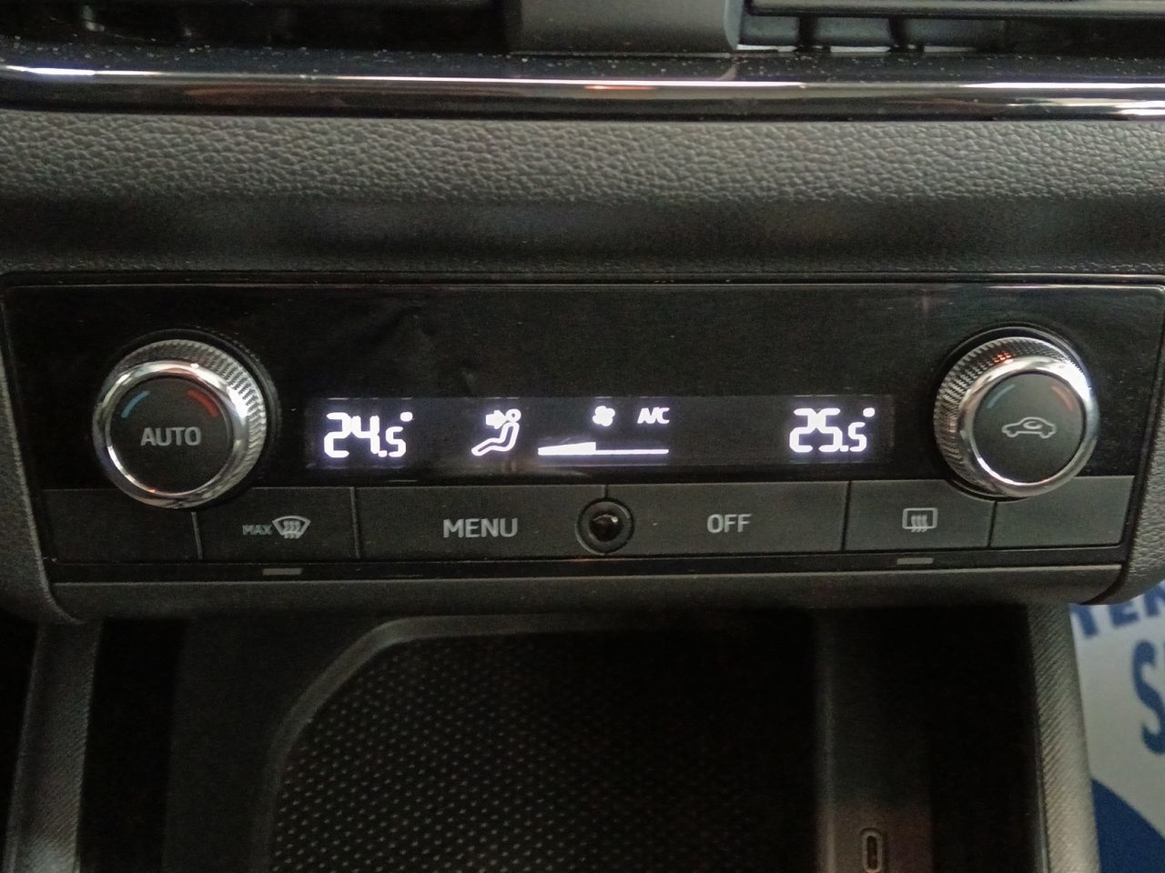 Škoda Kamiq 1.0 TSI Ambition - foto 22