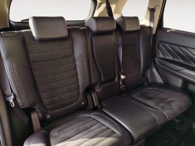 Mitsubishi Outlander 2.4 PHEV Motion 7 Plazas - foto 10