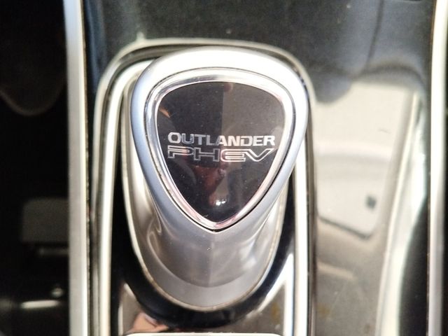 Mitsubishi Outlander 2.4 PHEV Motion 7 Plazas - foto 13