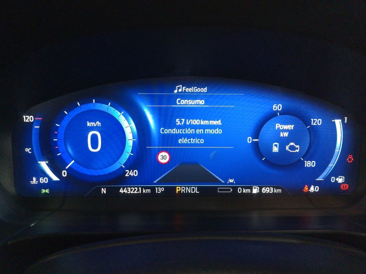 Ford Kuga 2.5 Duratec PHEV ST-Line - foto 12