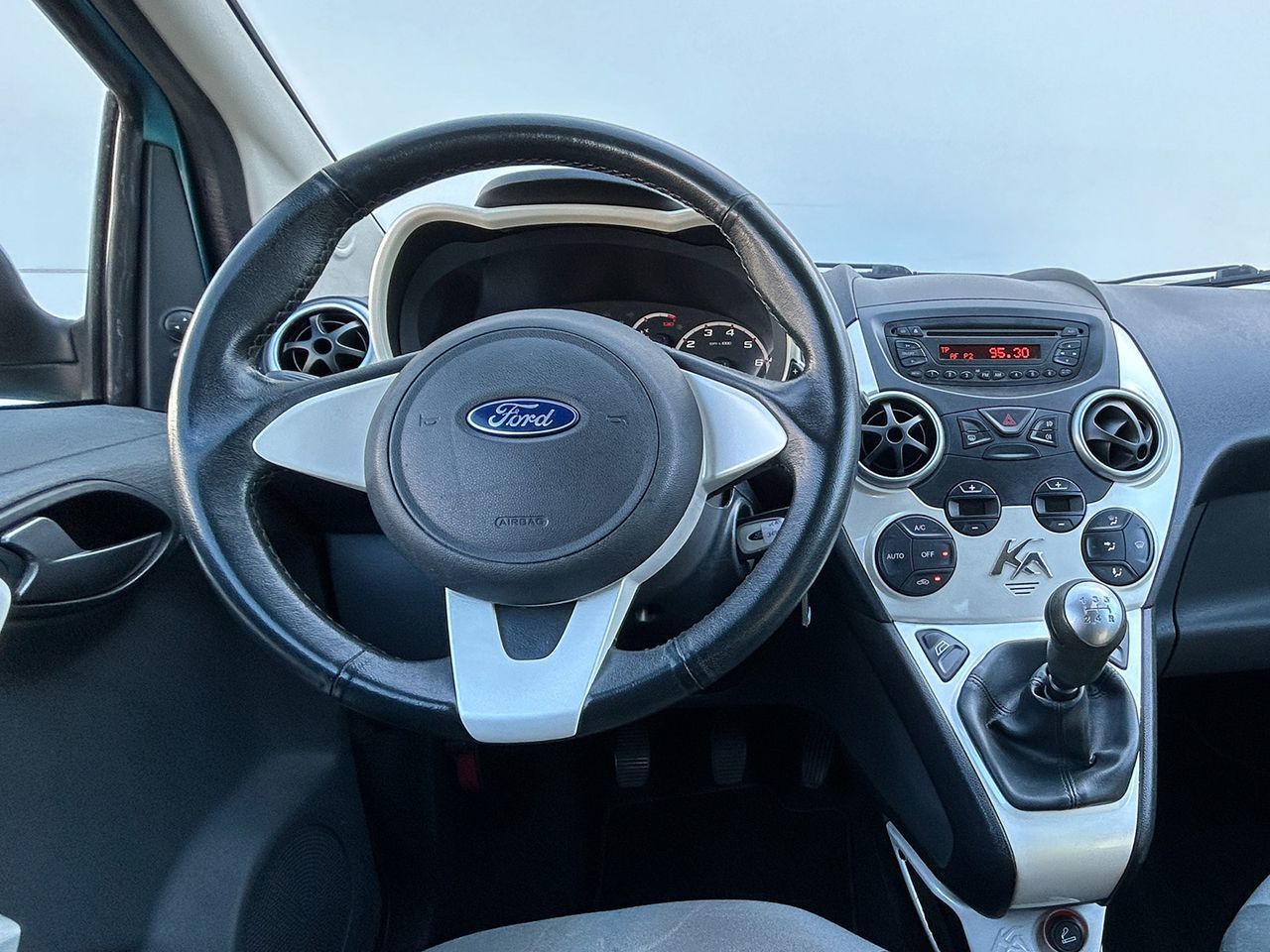 Ford Ka 1.20 Titanium+ - foto 7
