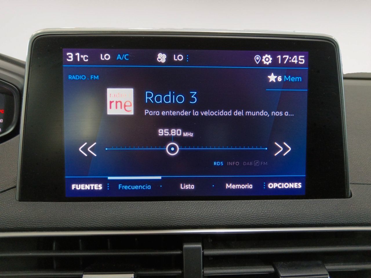 Peugeot 3008 PureTech 130 Active Pack - foto 17
