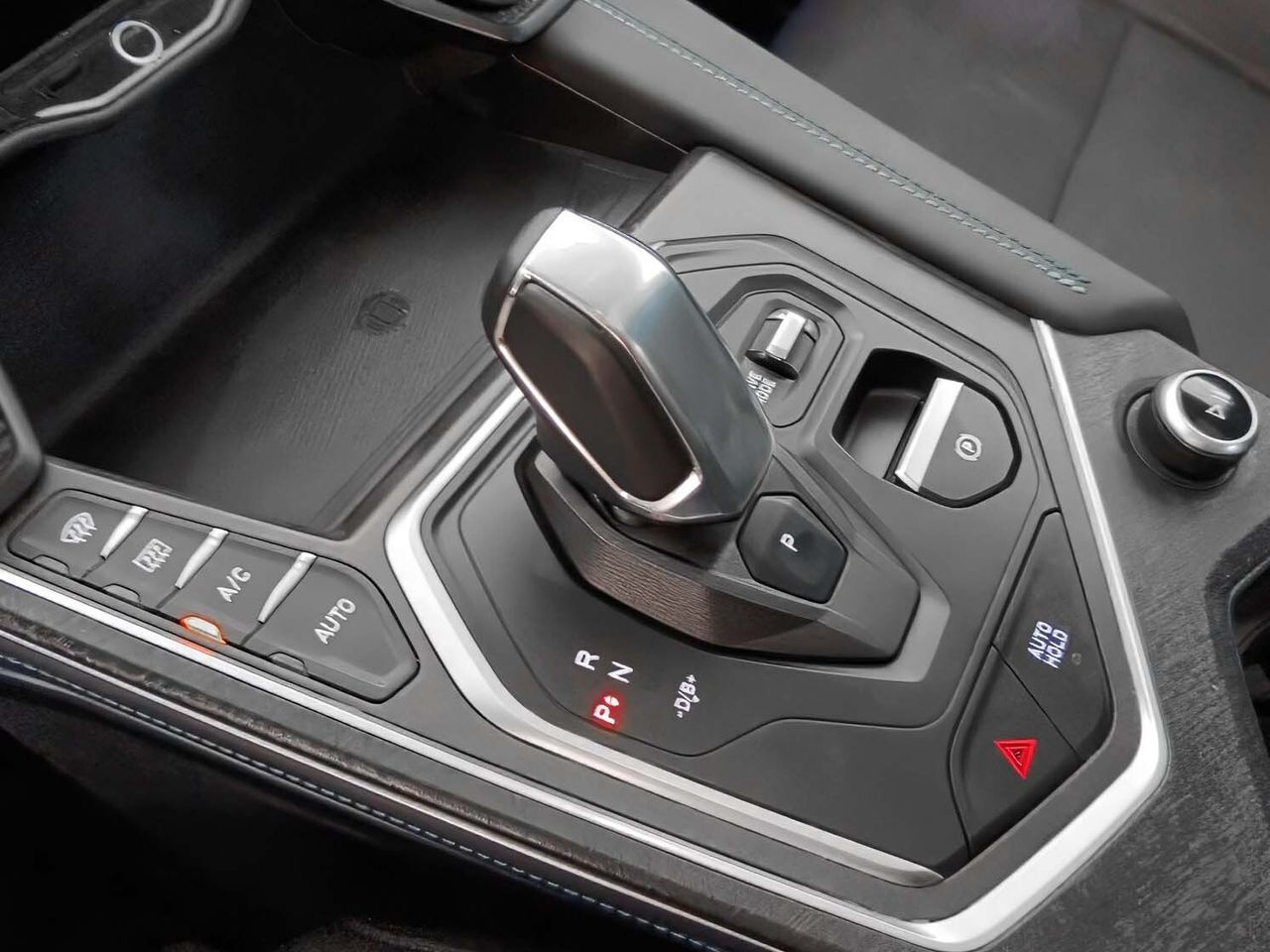 Lynk & Co 01 1.5 PHEV - foto 15