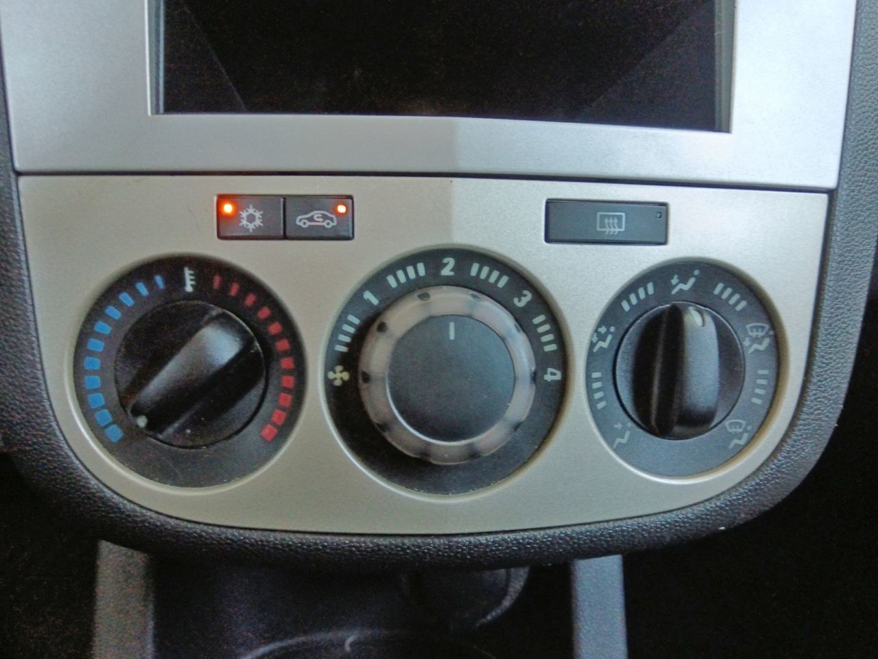 Opel Corsa 1.0 Essentia - foto 17