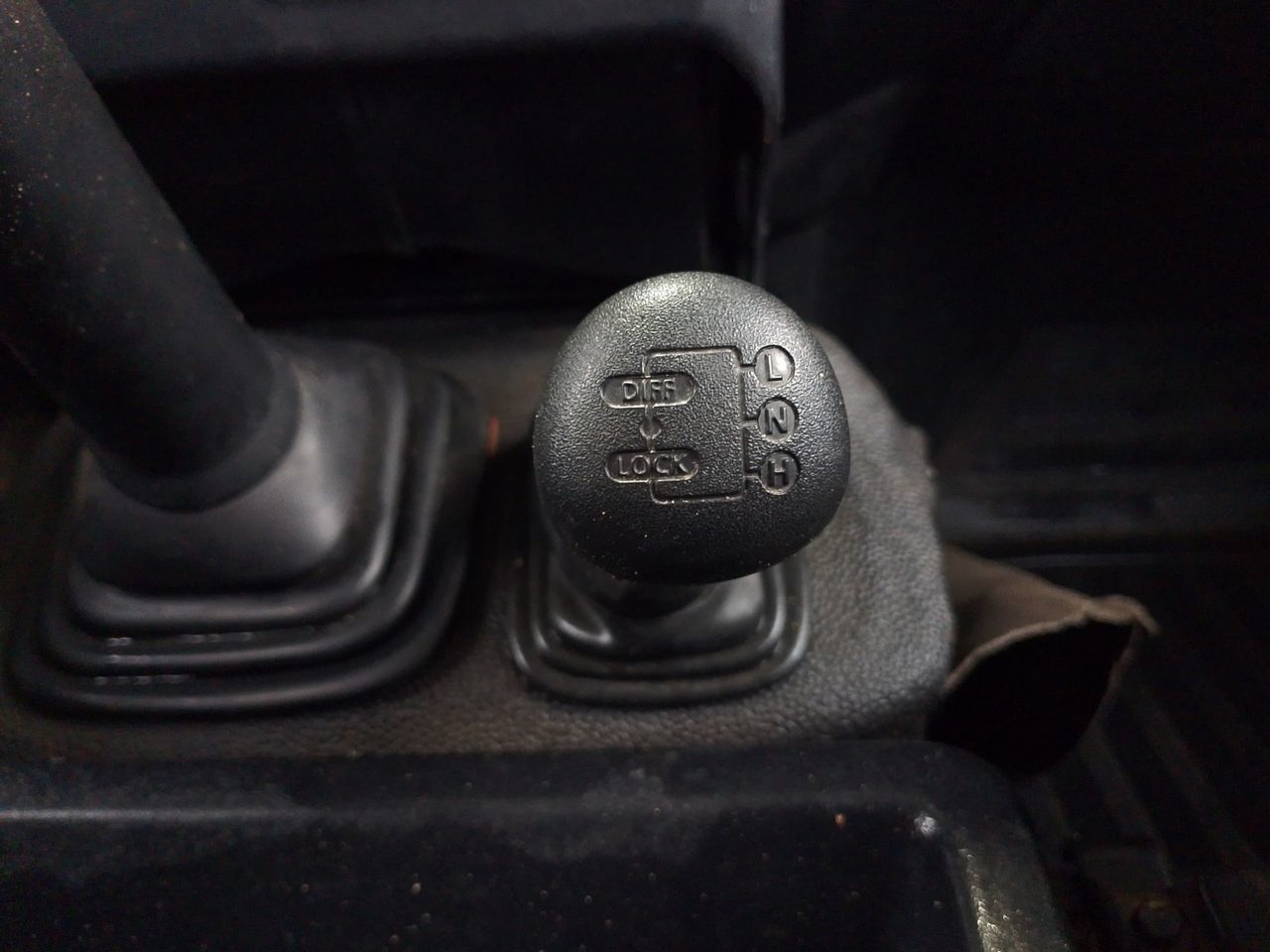 Land Rover Defender 110 SW E - foto 15