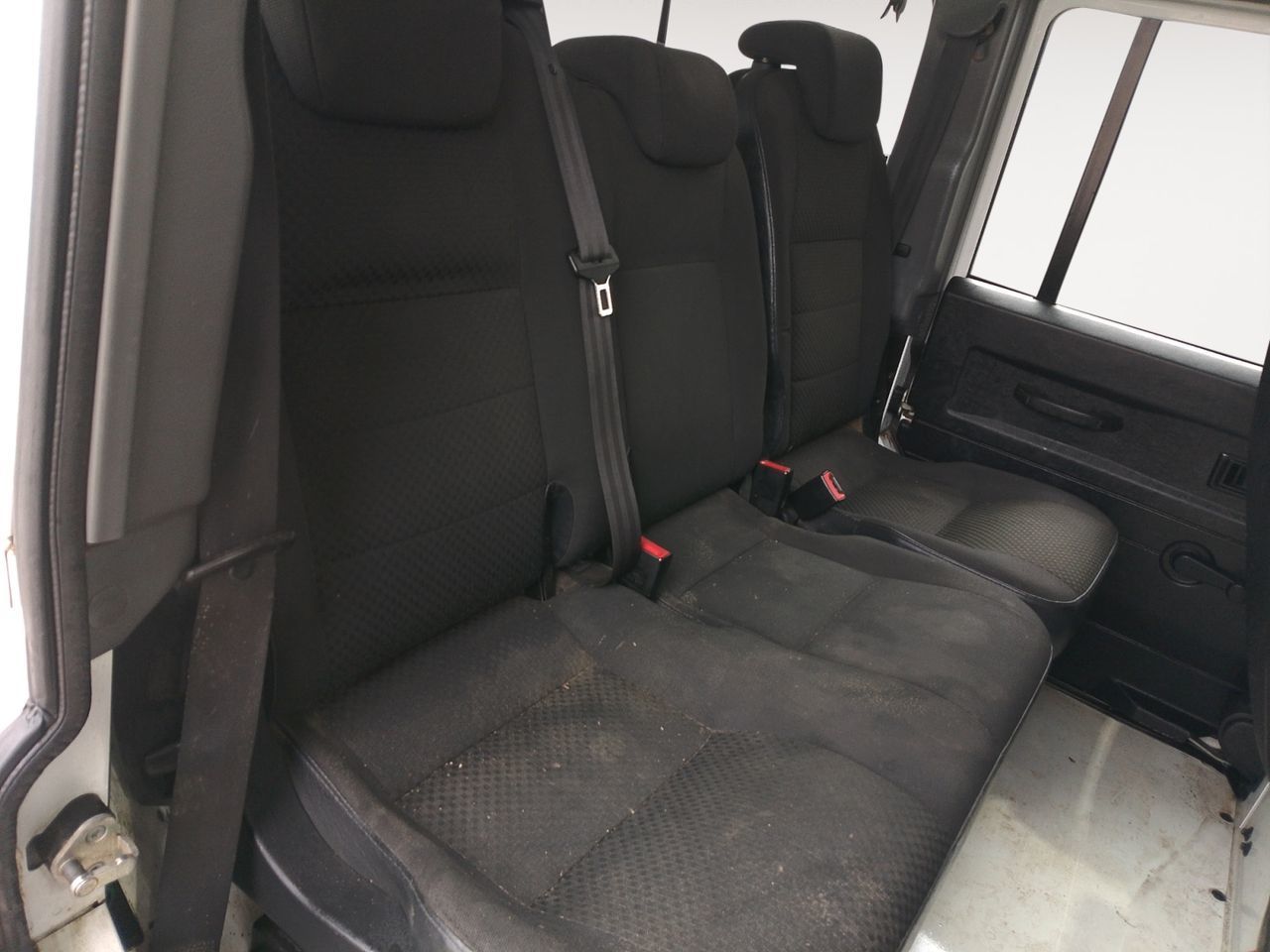 Land Rover Defender 110 SW E - foto 10