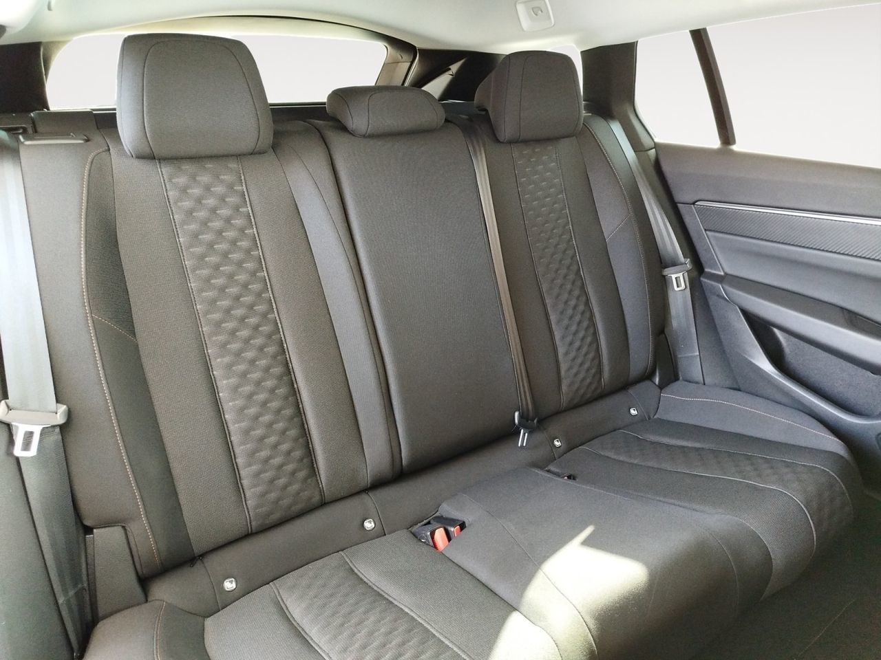 Peugeot 508 Hybrid 225 Active Pack e-EAT8 - foto 10