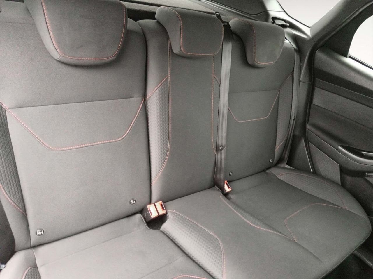 Ford Focus 1.0 EcoBoost ST-Line Black&Red Edition - foto 10