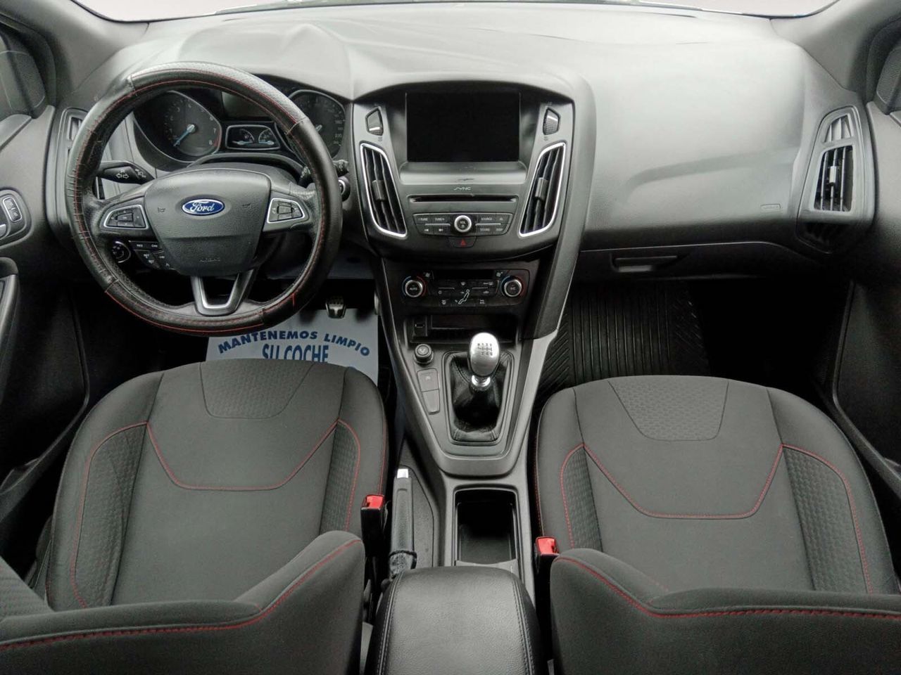 Ford Focus 1.0 EcoBoost ST-Line Black&Red Edition - foto 7