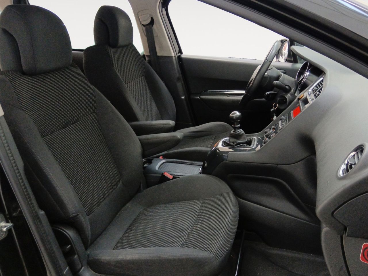 Peugeot 5008 1.6 BlueHDi Style - foto 12
