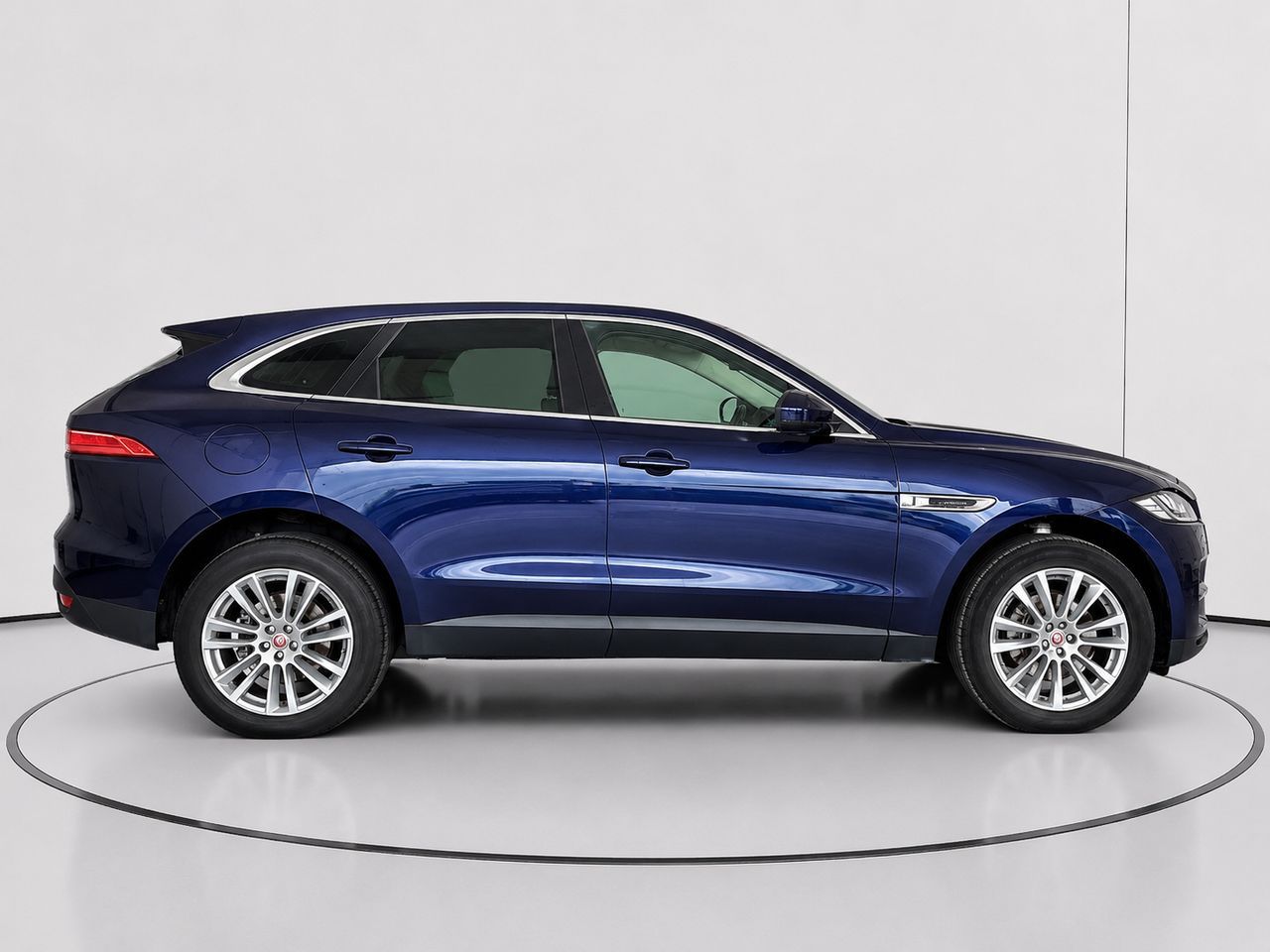 Jaguar F-Pace 2.0L i4D Prestige AWD - foto 2