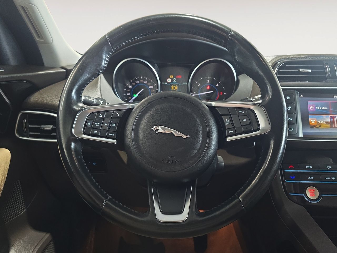 Jaguar F-Pace 2.0L i4D Prestige AWD - foto 10