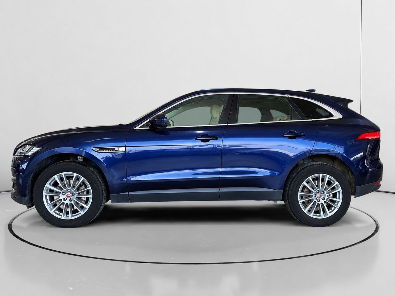 Jaguar F-Pace 2.0L i4D Prestige AWD - foto 6