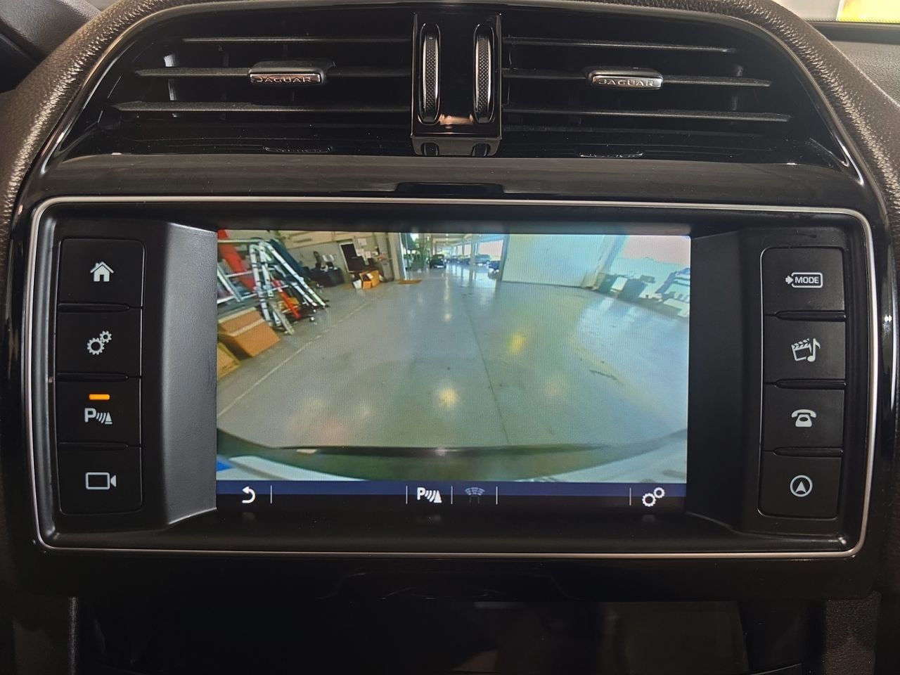 Jaguar F-Pace 2.0L i4D Prestige AWD - foto 21