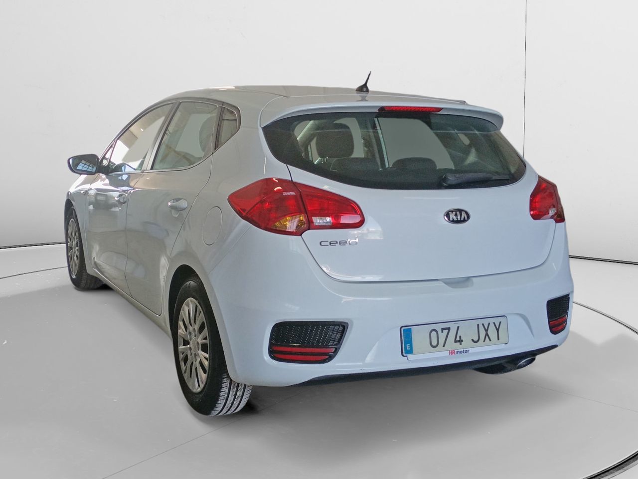 Kia Ceed 1.4 CRDi WGT Concept - foto 4